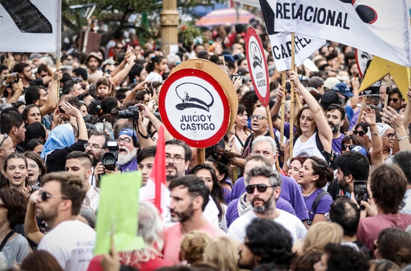 Hoy más que nunca: Nunca Más.