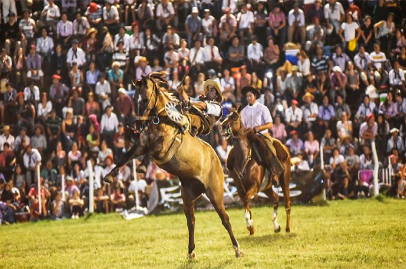 Diamante: arranca el Festival Nacional de Jineteada y Folclore | Análisis