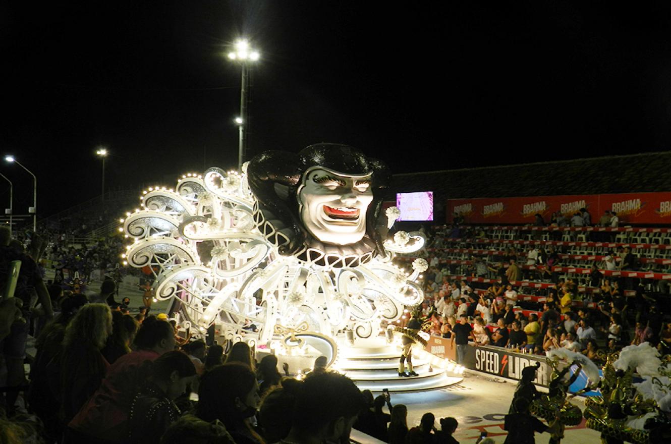 O´Bahía (Club de Pescadores) será la encargada de abrir la séptima noche en el Corsódromo “José Luis Gestro”.