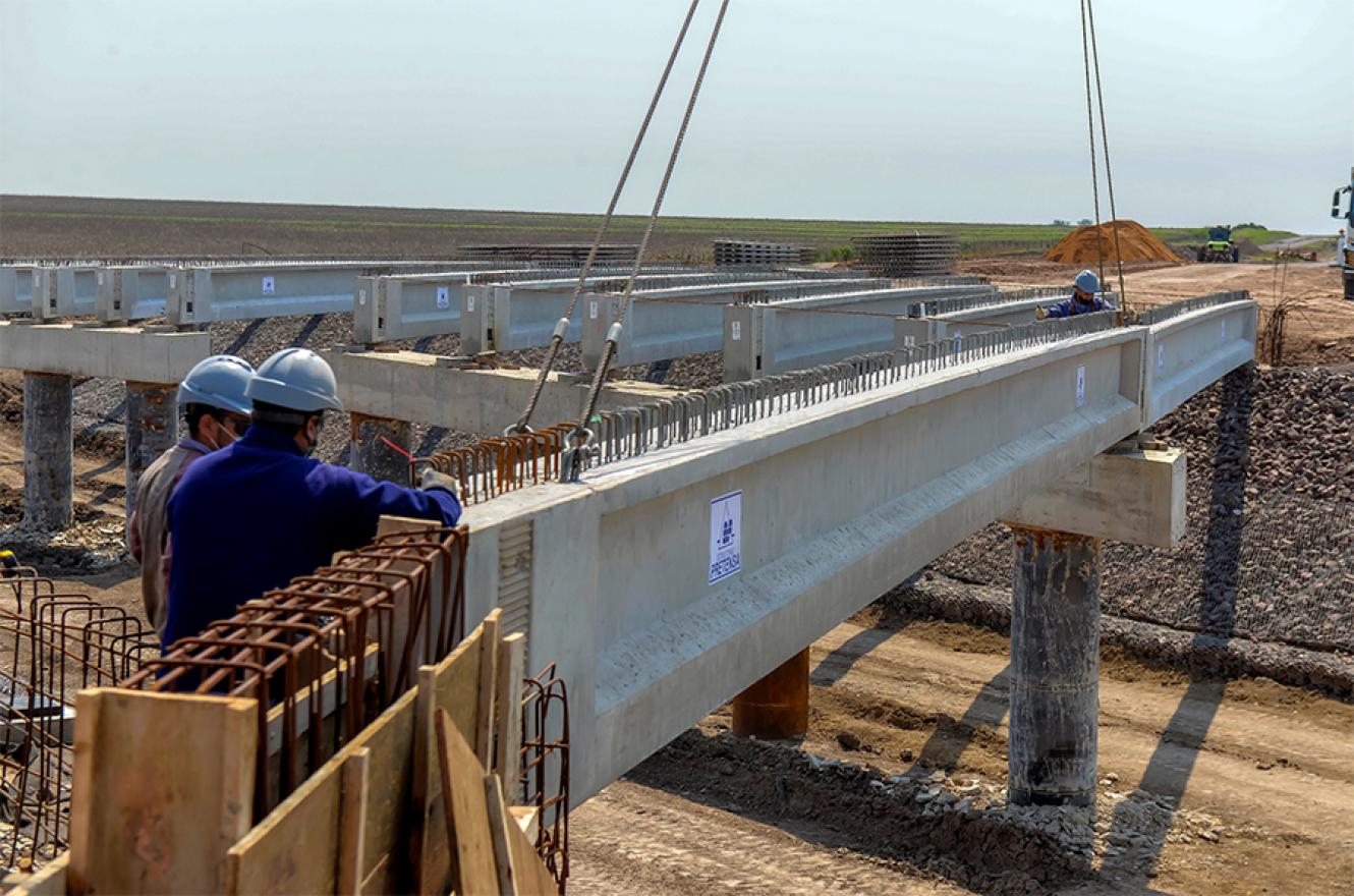 Para Bordet, tanto el acceso Este a Paraná por la RN 12 como la Autovía de la RN 18, que fueron postergadas durante el gobierno nacional anterior, son “algo que largamente esperaban los paranaenses, pero también todos los entrerrianos que venimos a la capital de esta provincia”.