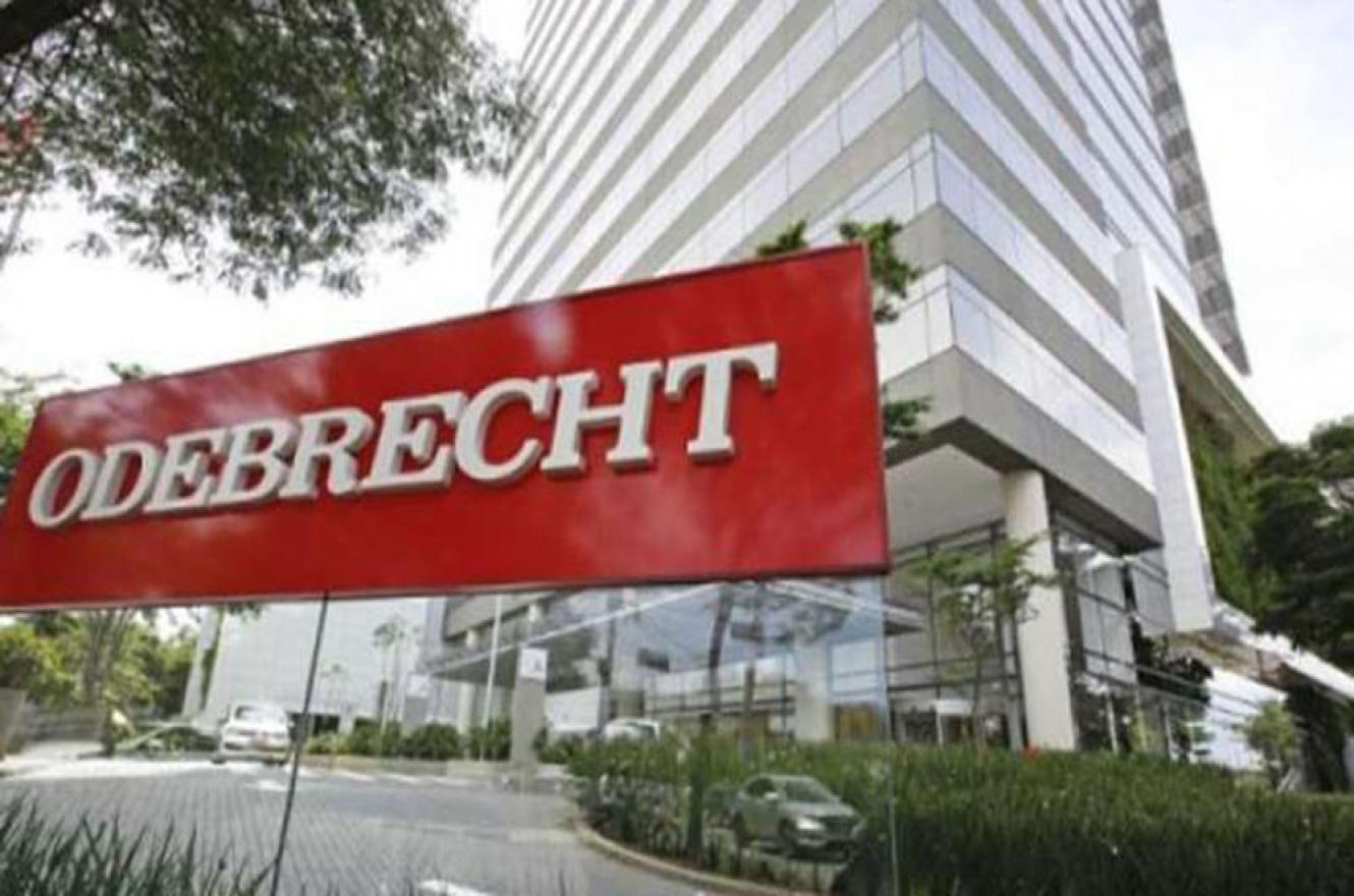 La investigación de un esquema de sobornos de la constructora brasileña Odebrecht SA, está sembrando un manto de dudas sobre el mayor grupo bancario del país.