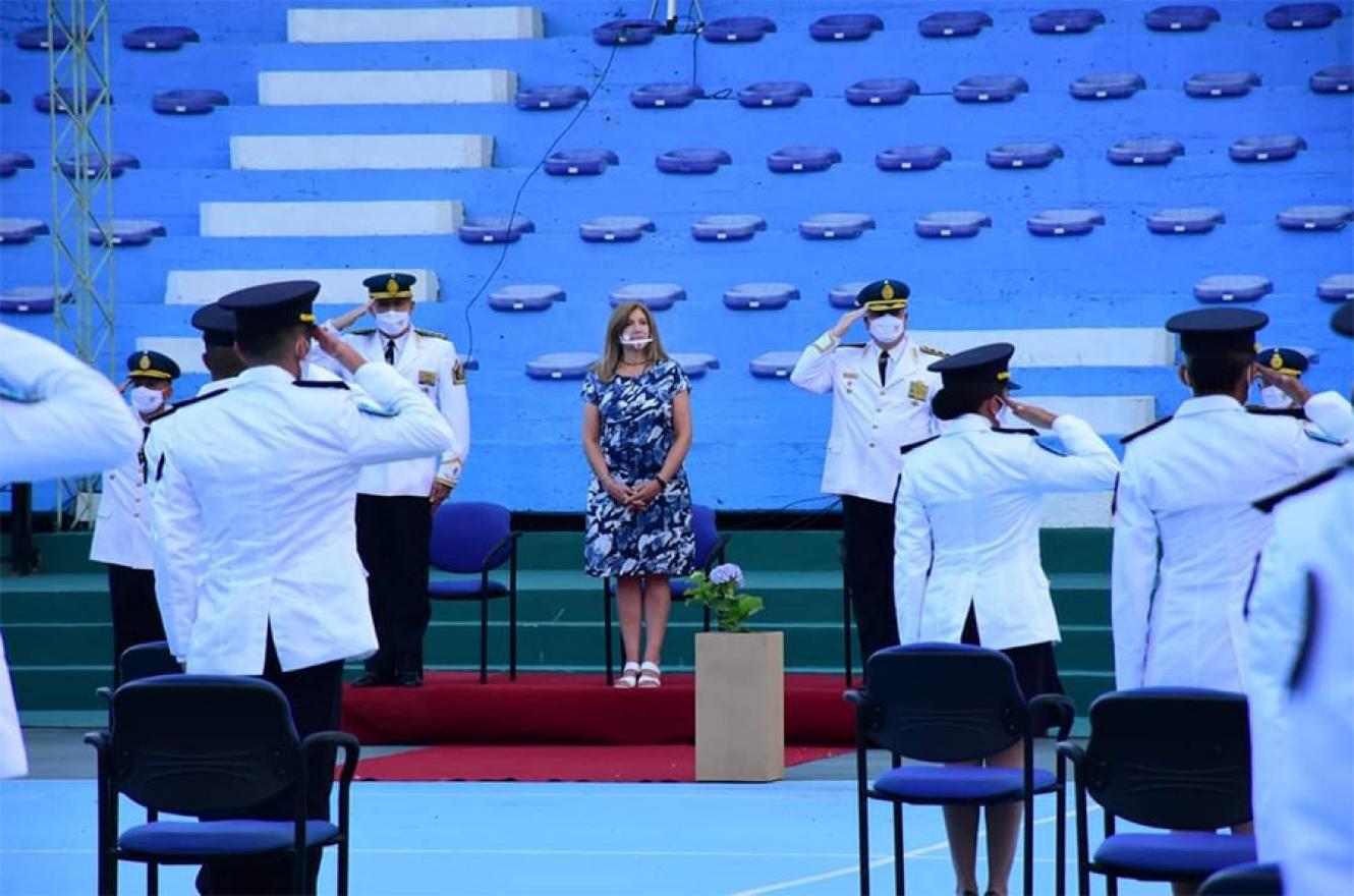 La ceremonia fue transmitida por streaming para que las familias de los egresados pudieran acompañarla.