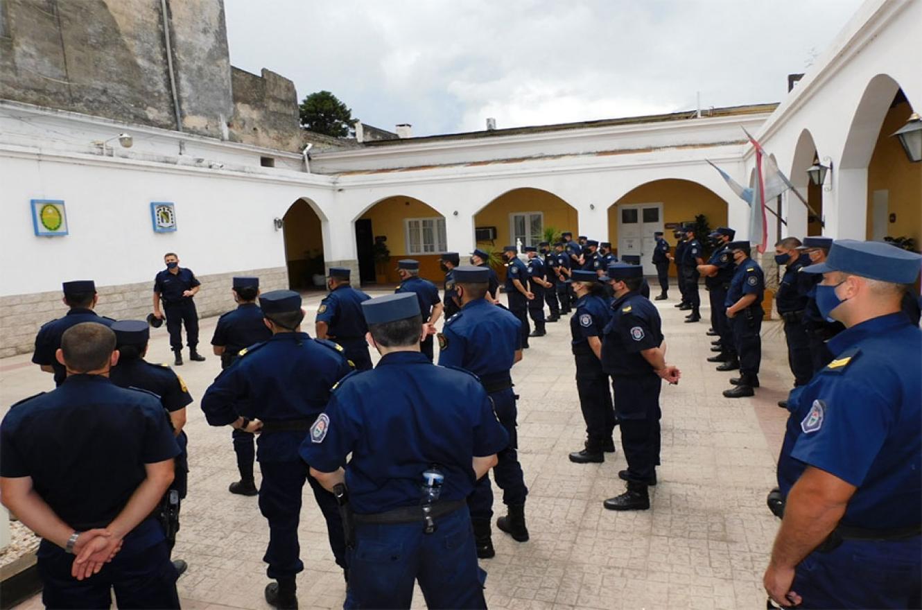 Ayer a las 14 en el patio de la Jefatura Departamental de Policía de Gualeguaychú, se realizó el lanzamiento del operativo de Seguridad Feriado del Carnaval.