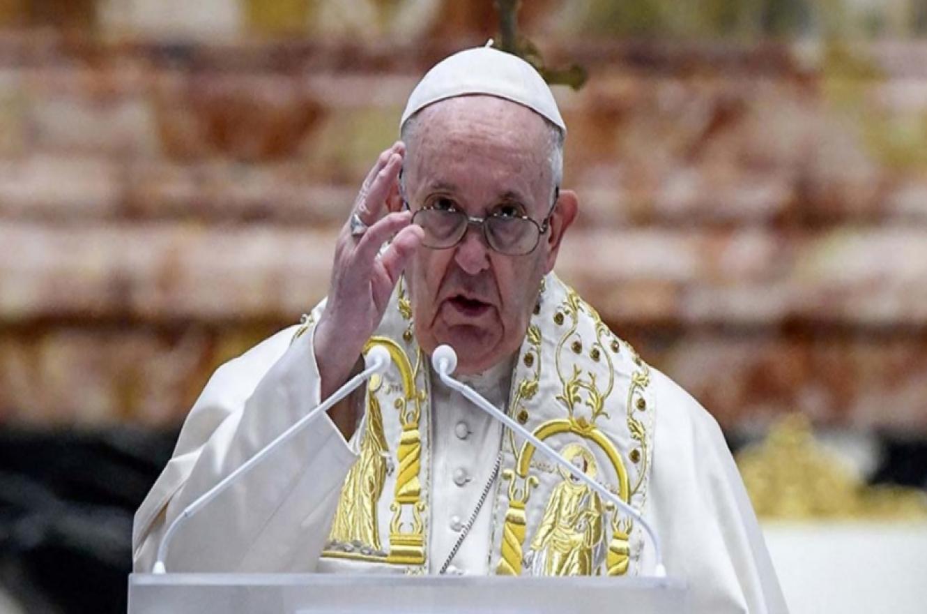 “Antes de que termine la emergencia sanitaria, el mundo entero debió afrontar un nuevo desafío trágico, la guerra actualmente en curso en Ucrania”, planteó el Papa.