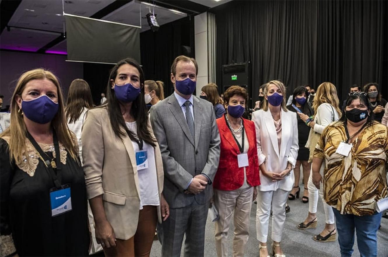 La presidenta del INADI, Victoria Donda, y la titular de Agua y Saneamientos Argentinos SA (AySA), Malena Galmarini, valoraron la ley que iguala a las mujeres en la política y en la sociedad entrerriana.