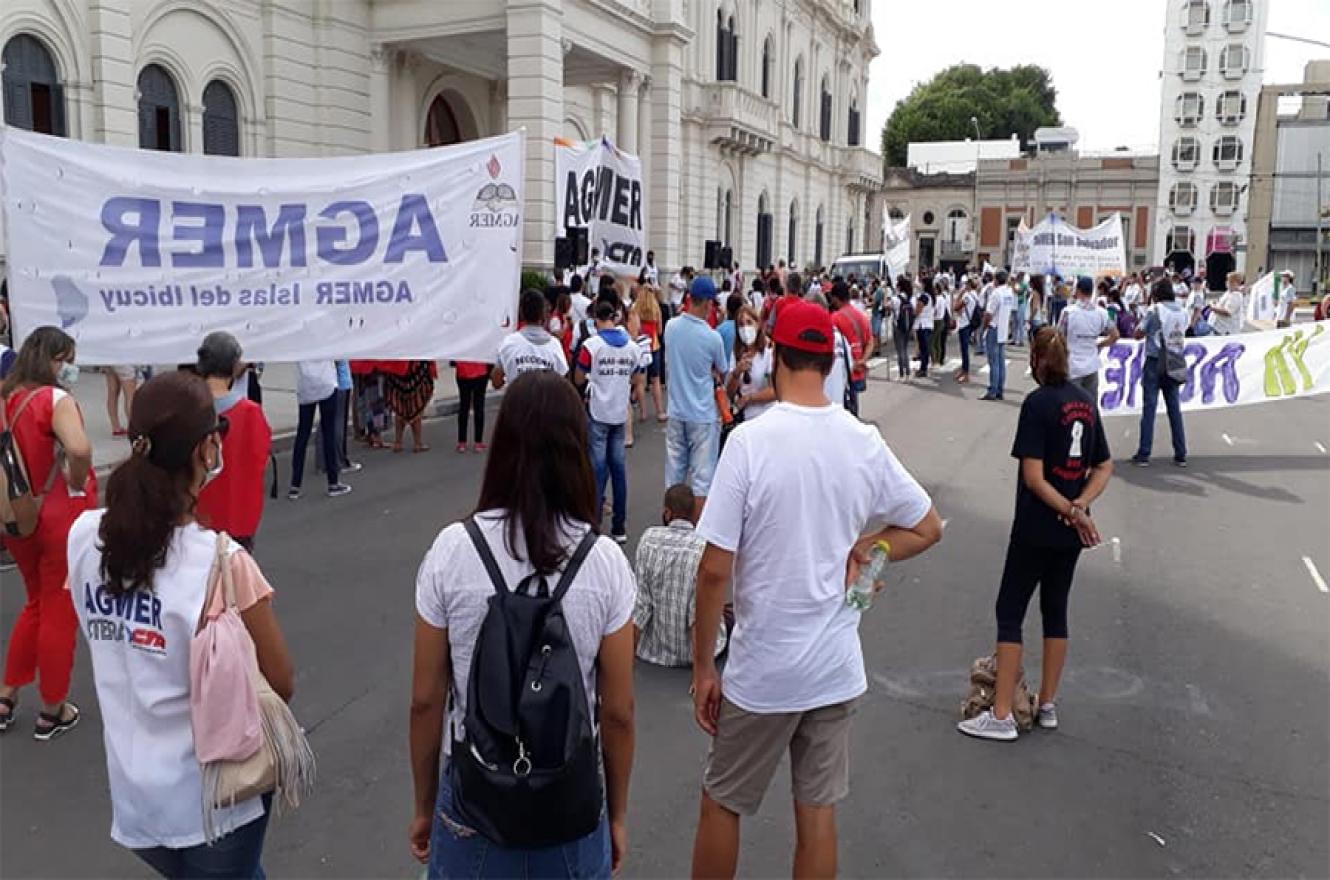 Este lunes, en coincidencia con el Paro Internacional de Mujeres, Agmer convocó al cuarto día de paro, que tendrá continuidad el jueves 11 y viernes 12. 