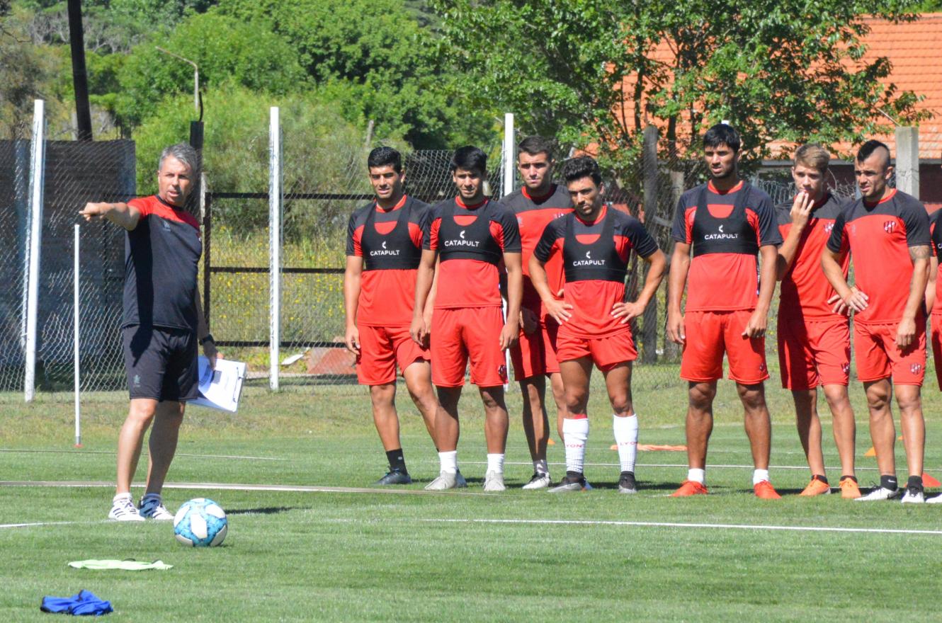 Con sus titulares, Patronato empató con Atlético Tucumán en otra jornada de amistosos