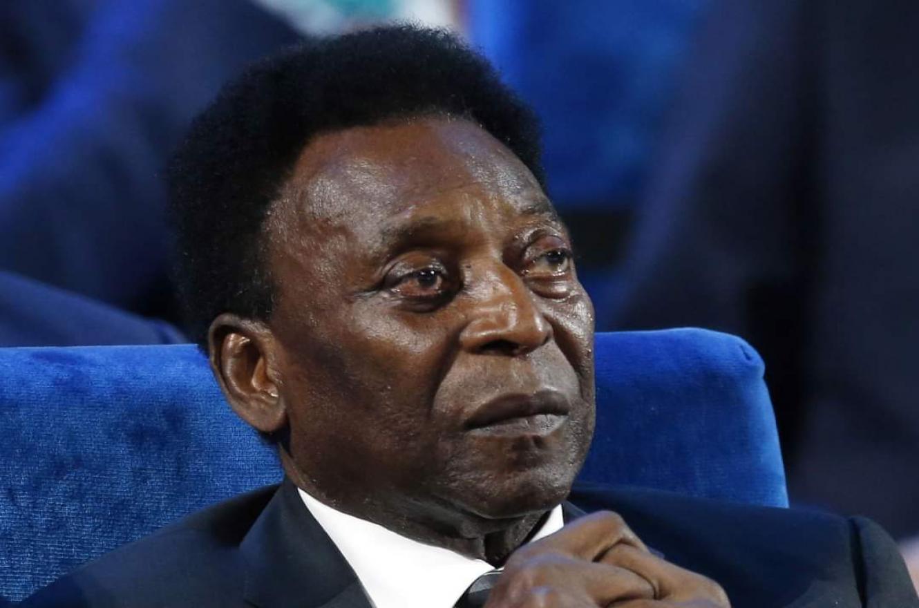 Pelé fue operado de un tumor en el colon y se encuentra en terapia intensiva