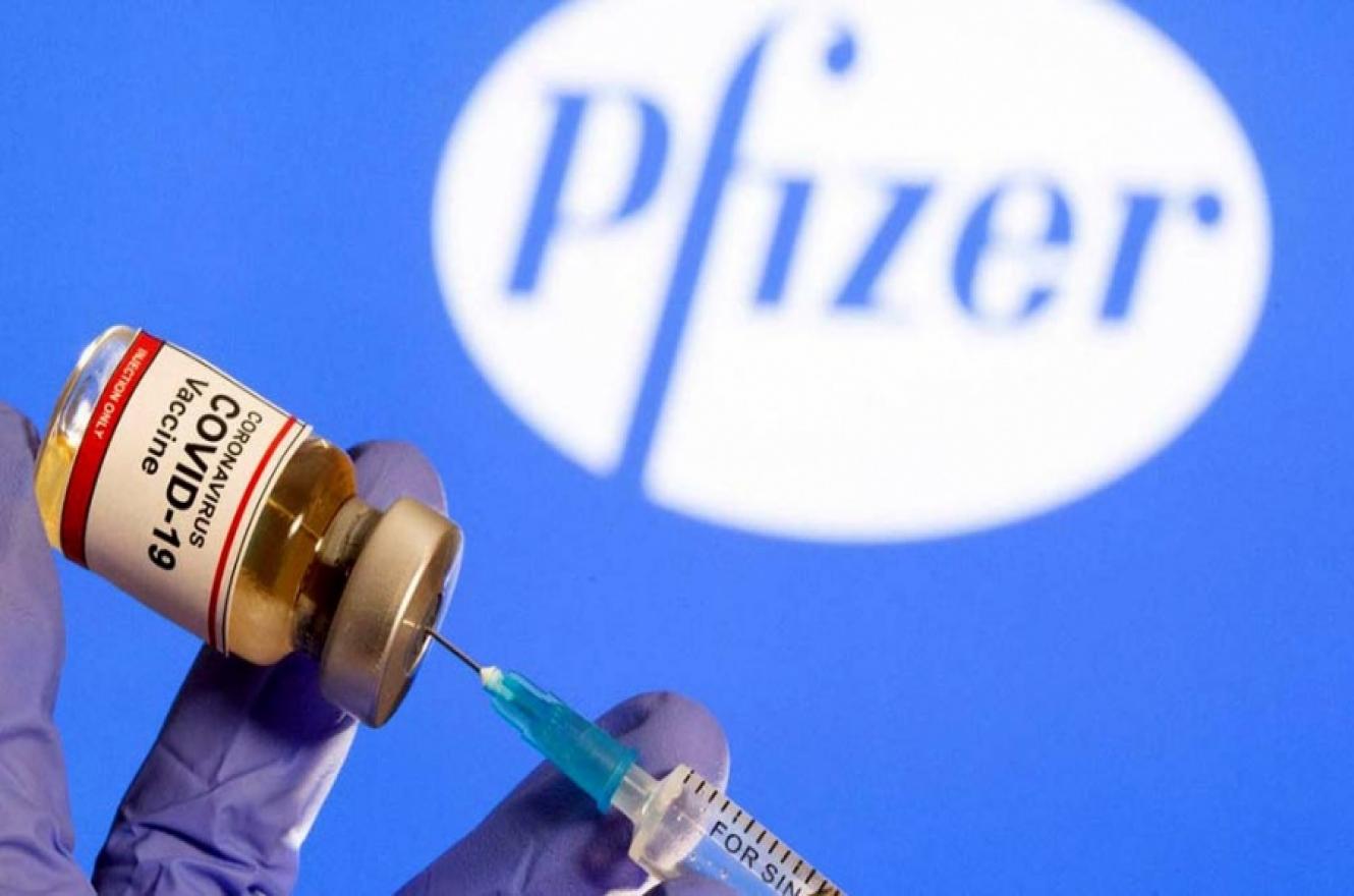 Pfizer anunció que en marzo tendrá una vacuna enfocada en la variante Ómicron