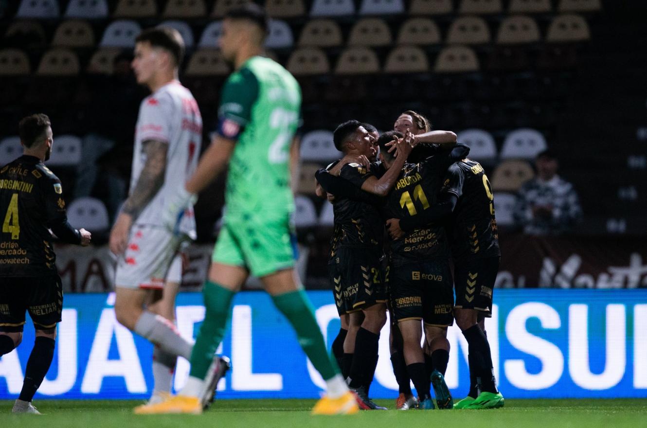 Liga Profesional de Fútbol: Platense sorprendió a Unión de Santa Fe y volvió a sonreir