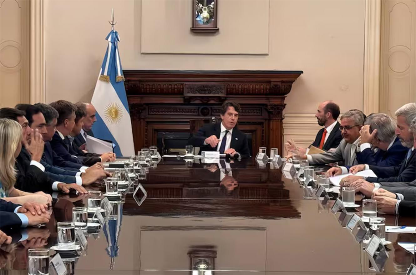 Nicolás Posse, durante la reunión con los gobernadores.