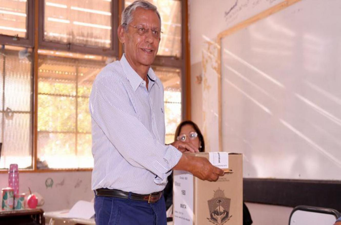 El intendente radical de la ciudad de Neuquén y candidato a senador nacional, Horacio “Pechi” Quiroga, tenía 65 años y estaba esperando un trasplante pulmonar. Falleció en su casa esta madrugada.