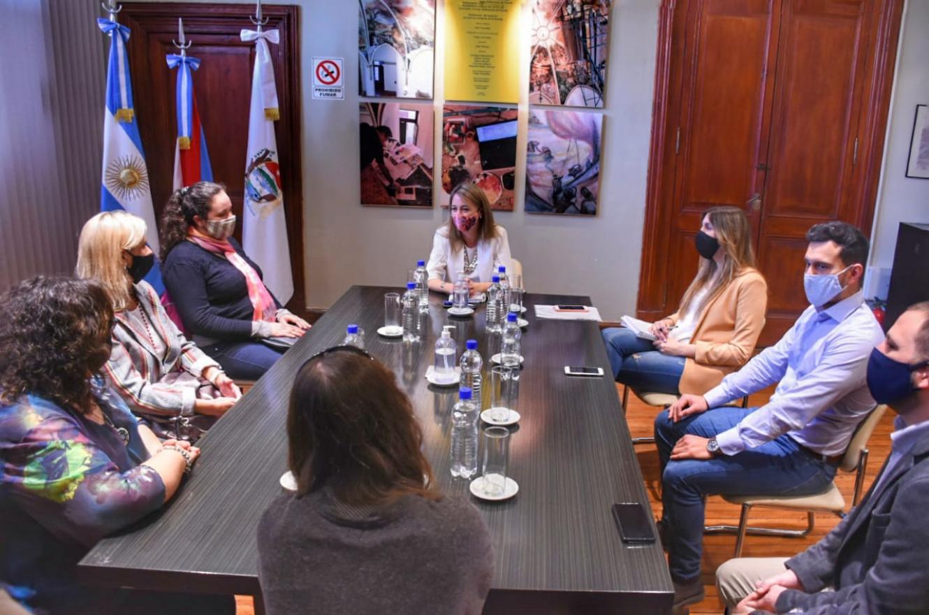 Zoff y concejales recibieron a las autoridades de la Defensoría del Pueblo de Paraná