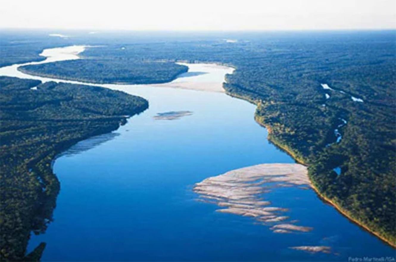 En América Latina se encuentra el Acuífero Guaraní uno de los reservorios de agua dulce más grandes del mundo. La voracidad del mercado, el extractivismo y el agronegocio lo ponen en peligro.