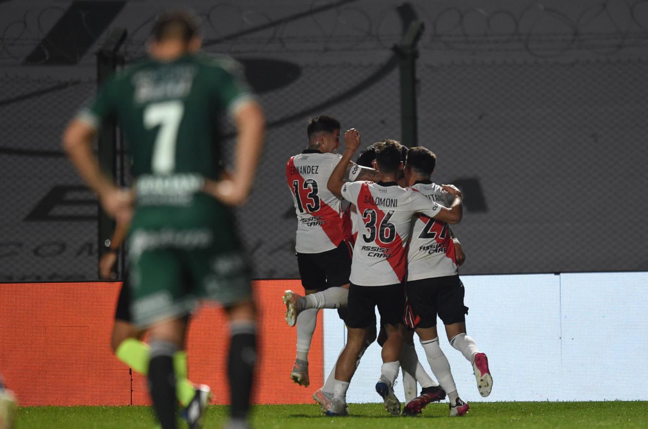 River reaccionó a tiempo y consiguió una agónica victoria a pesar de las bajas en Junín