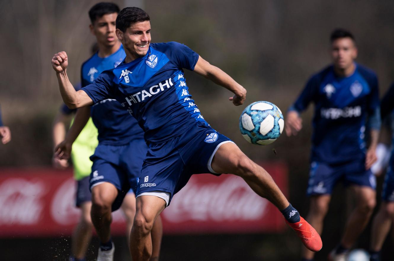 El concordiense Lucas Robertone se reincorporó a las prácticas de Vélez