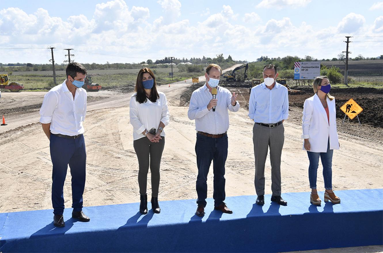 El gobernador Gustavo Bordet presidió ayer el inicio de las obras de pavimentación y ensanche de puentes en la Ruta Provincial N° 20 en Villaguay.