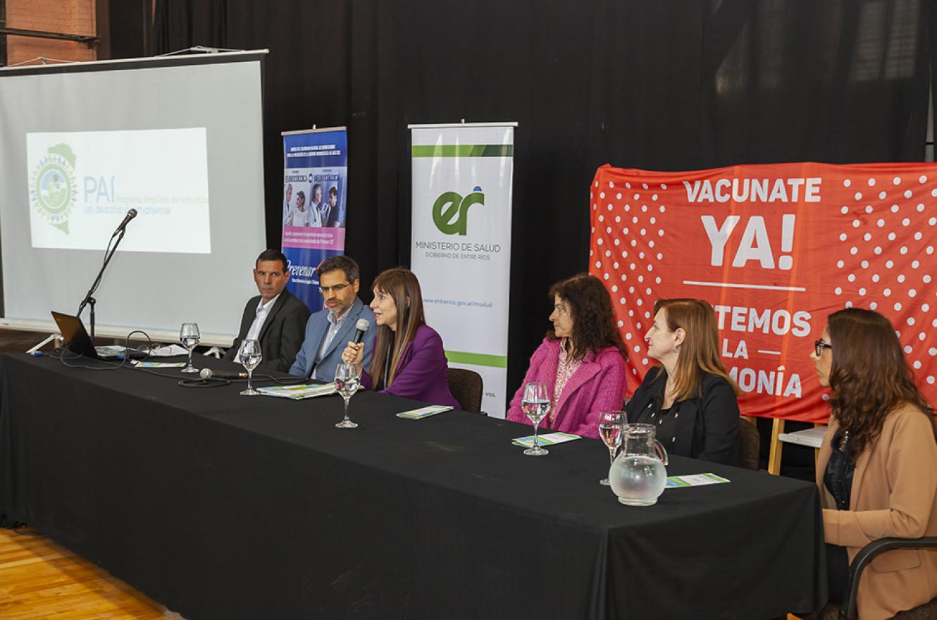 La ministra de Salud de Entre Ríos, Sonia Velázquez, disertó en el II Encuentro Provincial de Inmunizaciones.