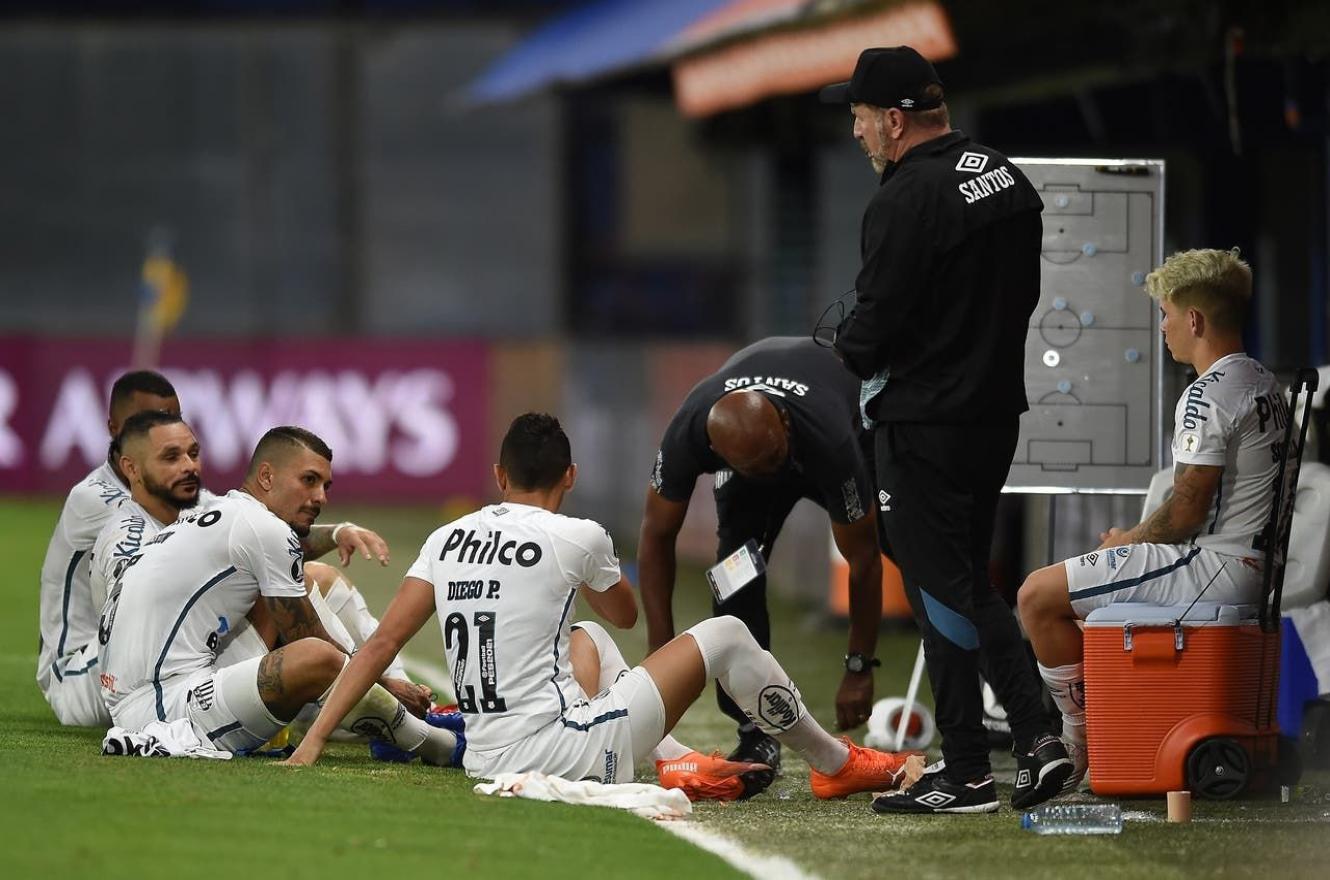 Dos jugadores del Santos dieron positivo de coronavirus y encendieron las alarmas en Boca