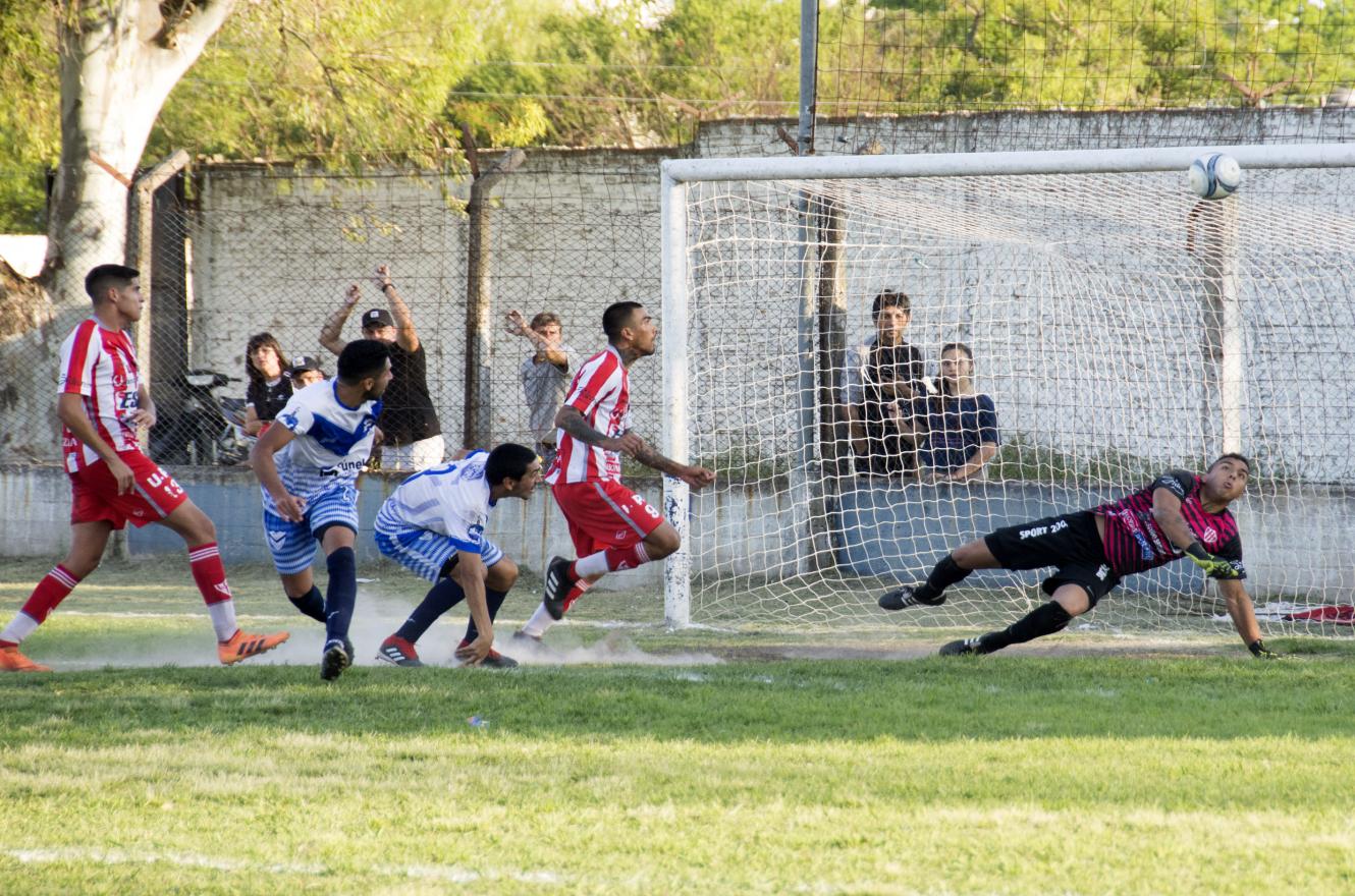 Sportivo Urquiza y Paraná animaron el único empate en el inicio de cuartos de final