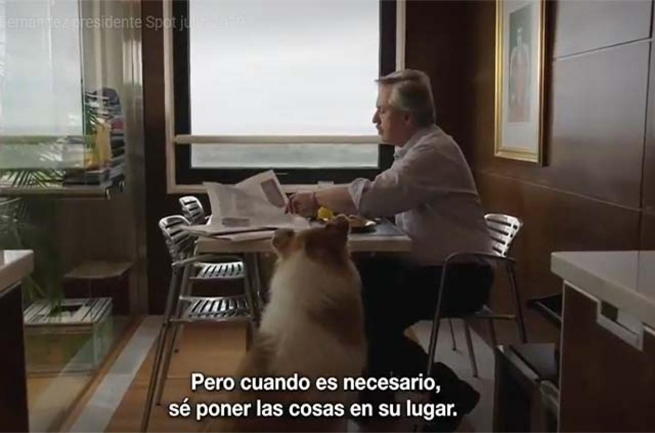 El primer spot de Alberto Fernández, con Cristina y su perro Dylan como protagonistas