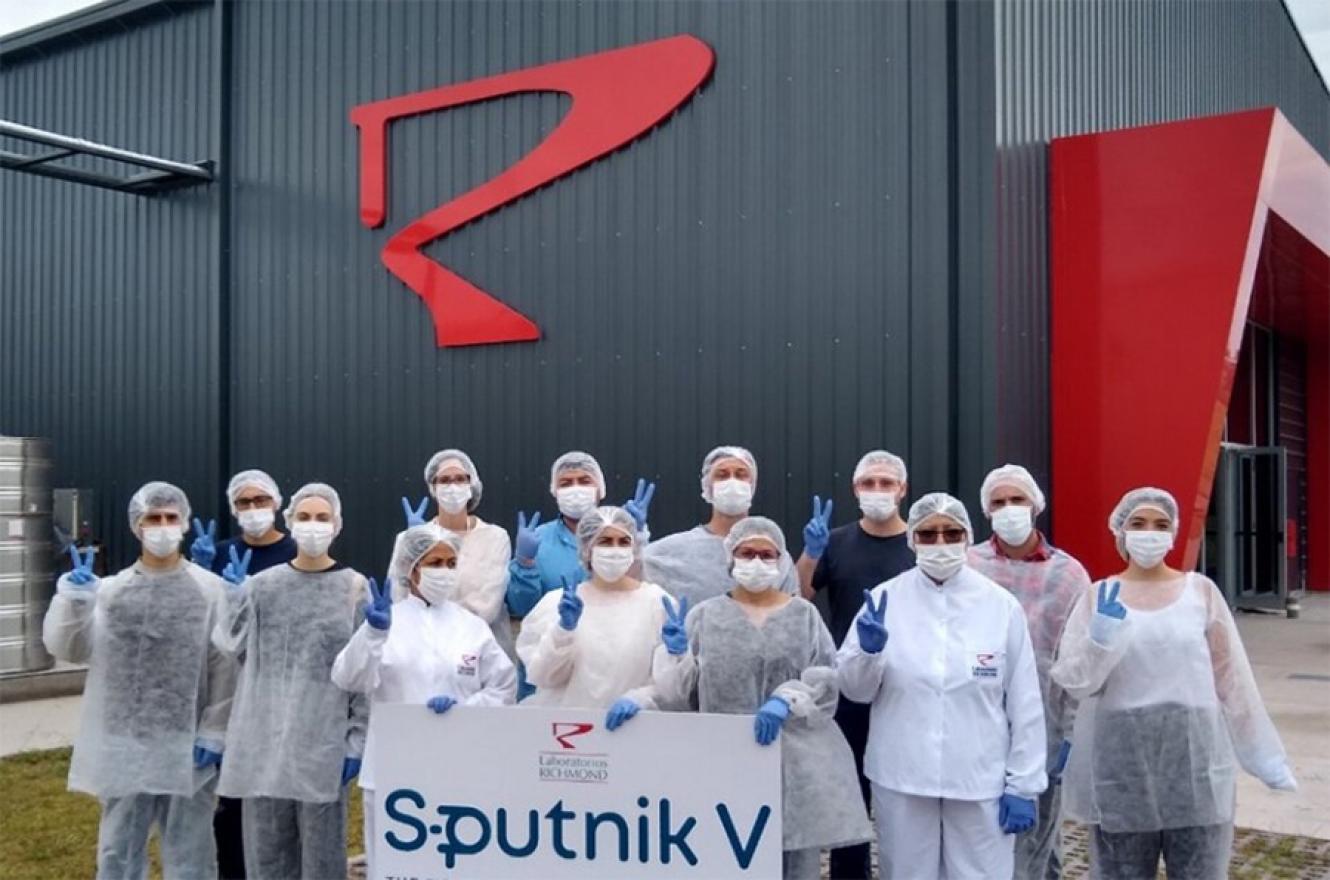 El laboratorio Richmond enviará este martes a Rusia el primer lote de vacunas Sputnik V terminadas en Argentina.