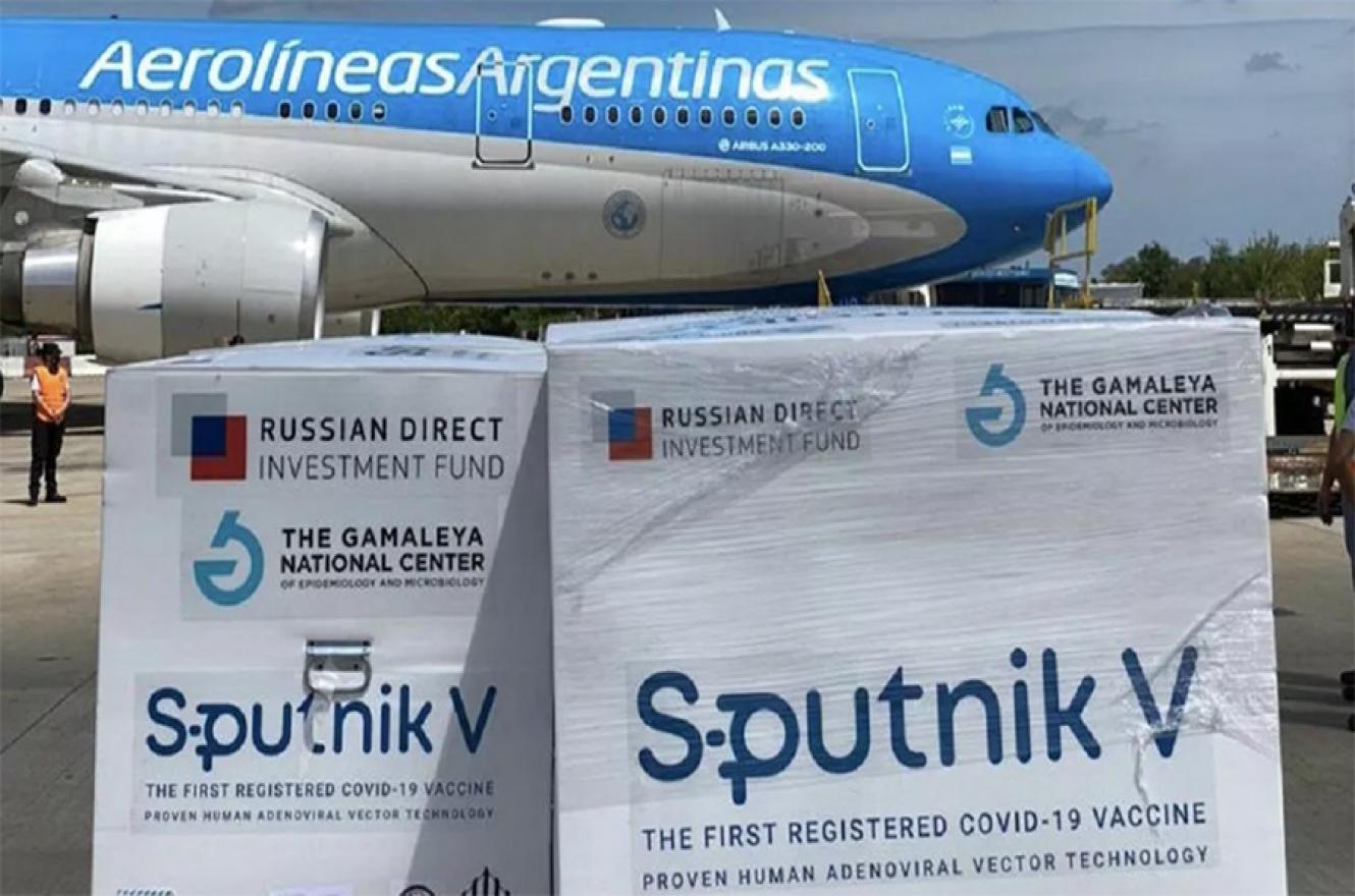 Imagen de archivo de una de las llegadas de dosis de vacunas Sputnik a la Argentina.