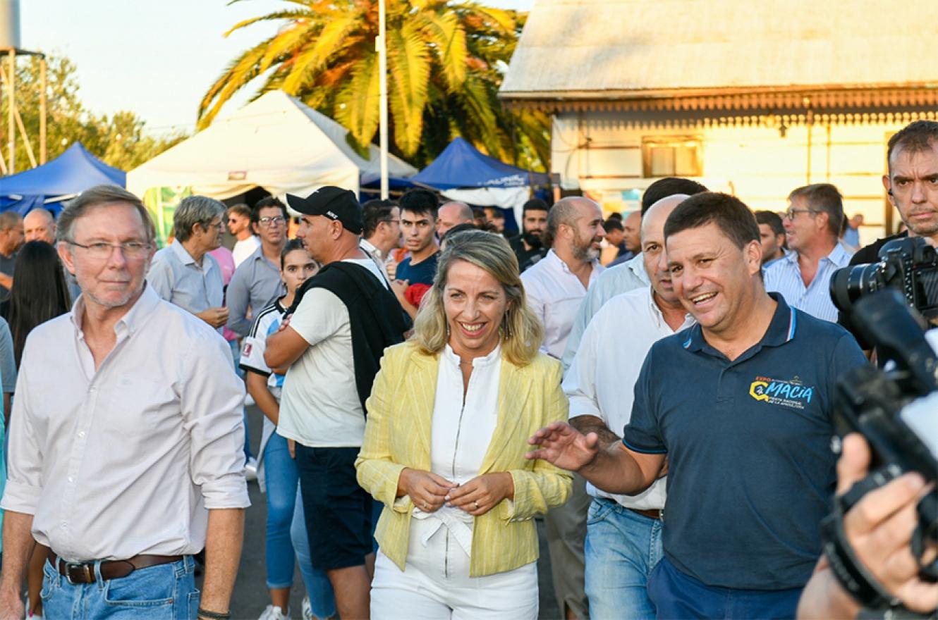 “Cada acción de gobierno apunta a fortalecer al sector productivo”, sostuvo la vicegobernadora Laura Stratta en la inauguración de la Fiesta Nacional de la Apicultura en Maciá.