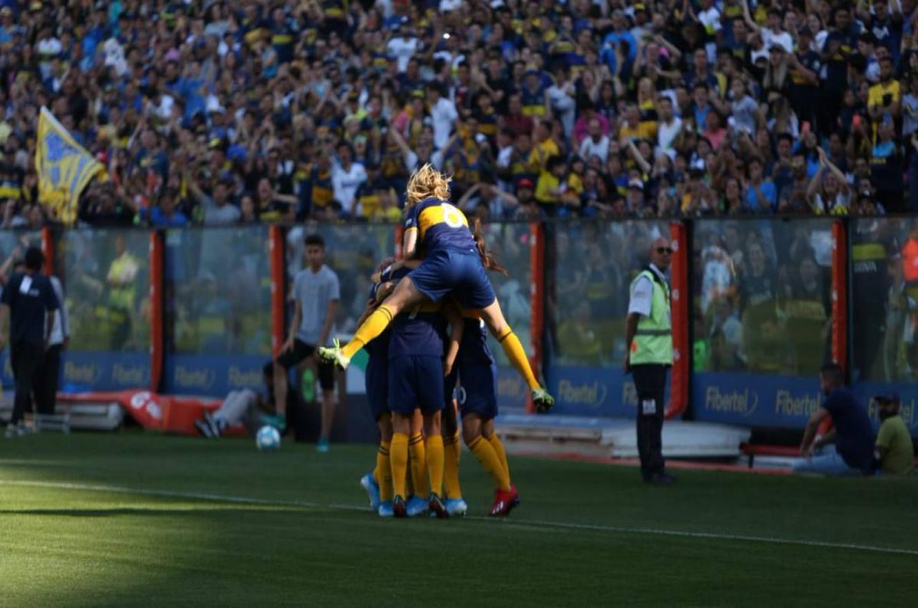 Boca goleó a River en el primer superclásico del profesionalismo en el fútbol femenino