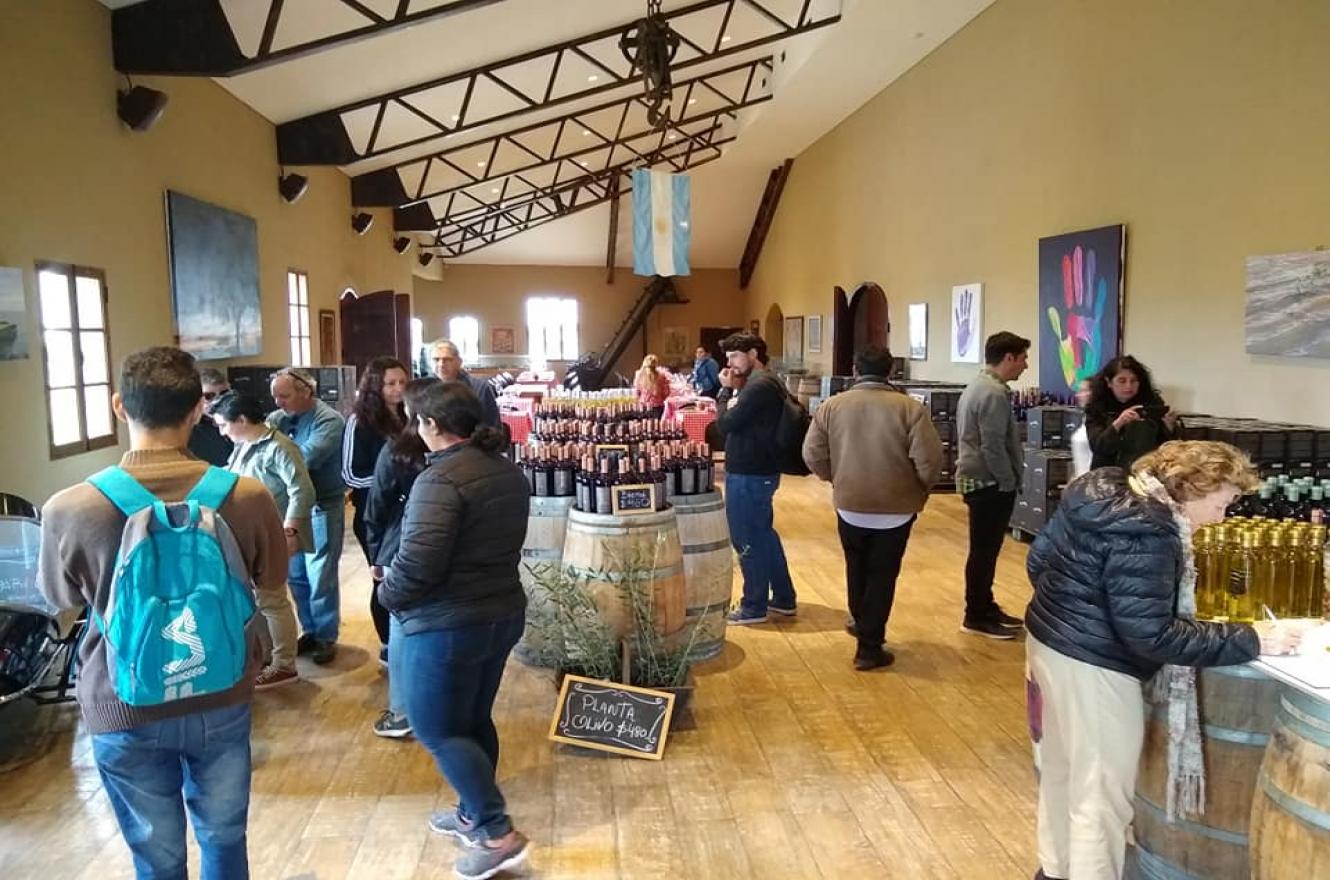 Alumnos de Enología y Fruticultura de San José participaron de jornadas en Victoria