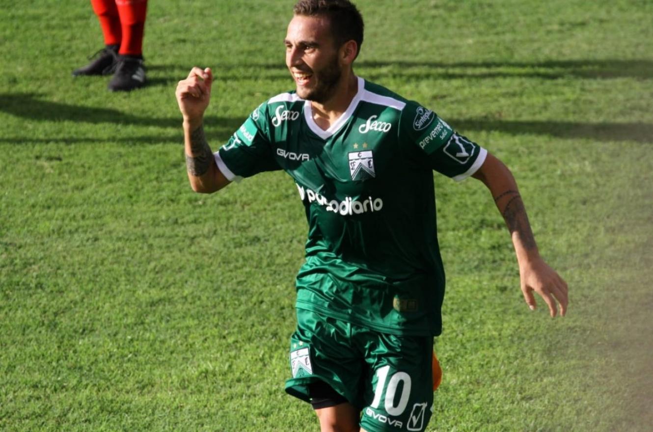 Ferro renovó el contrato del entrerriano Renzo Tesuri y 11 jugadores más hasta fin de año