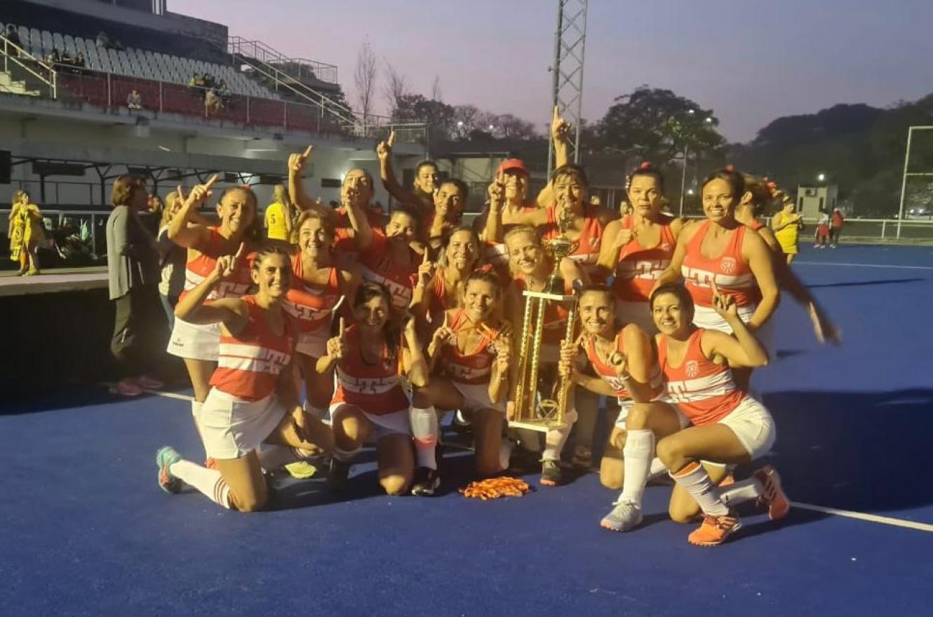 Torneo Nacional Mamis Hockey: Talleres Rojo se consagró campeón de la Copa de Oro