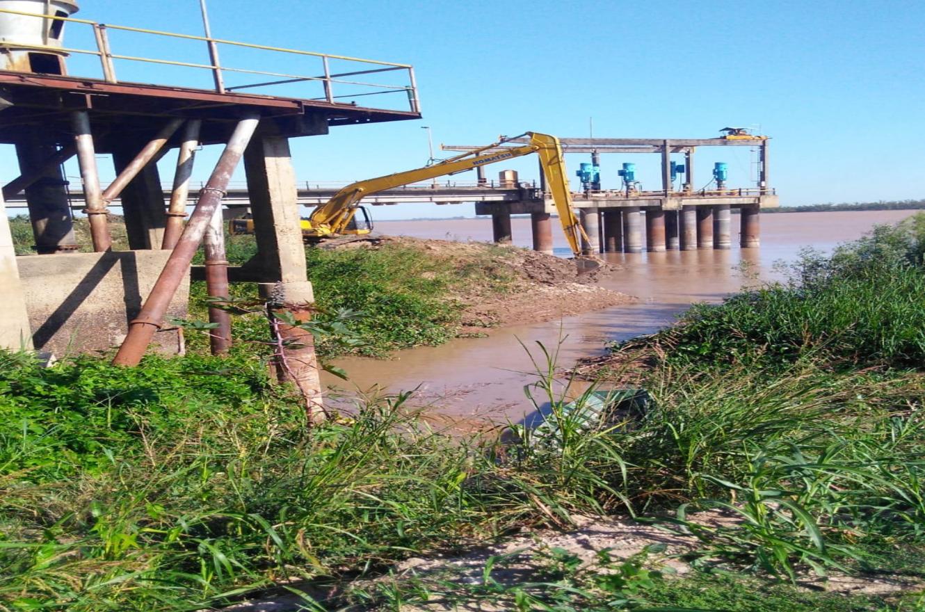 Toma de agua en Paraná.