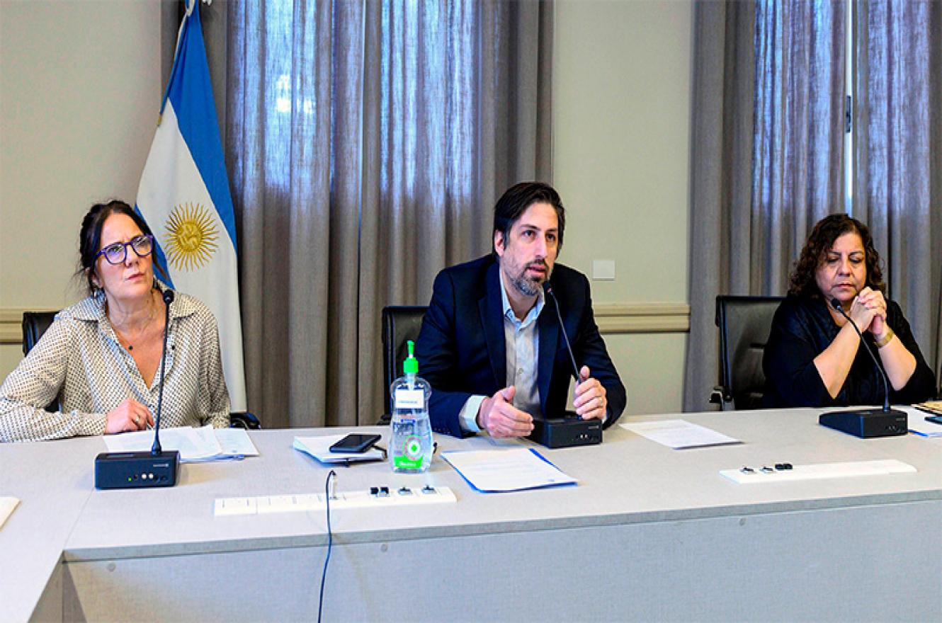Trotta y otros