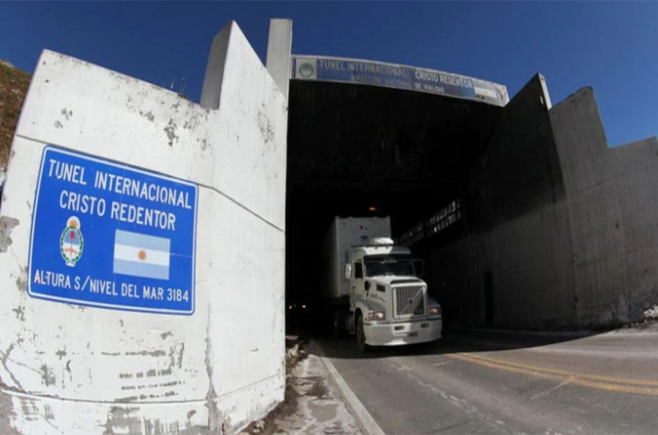 Está en proceso de licitación el Túnel Caracoles, una segunda vía del cruce Cristo Redentor. La obra tiene un costo estimado de USD 750 millones