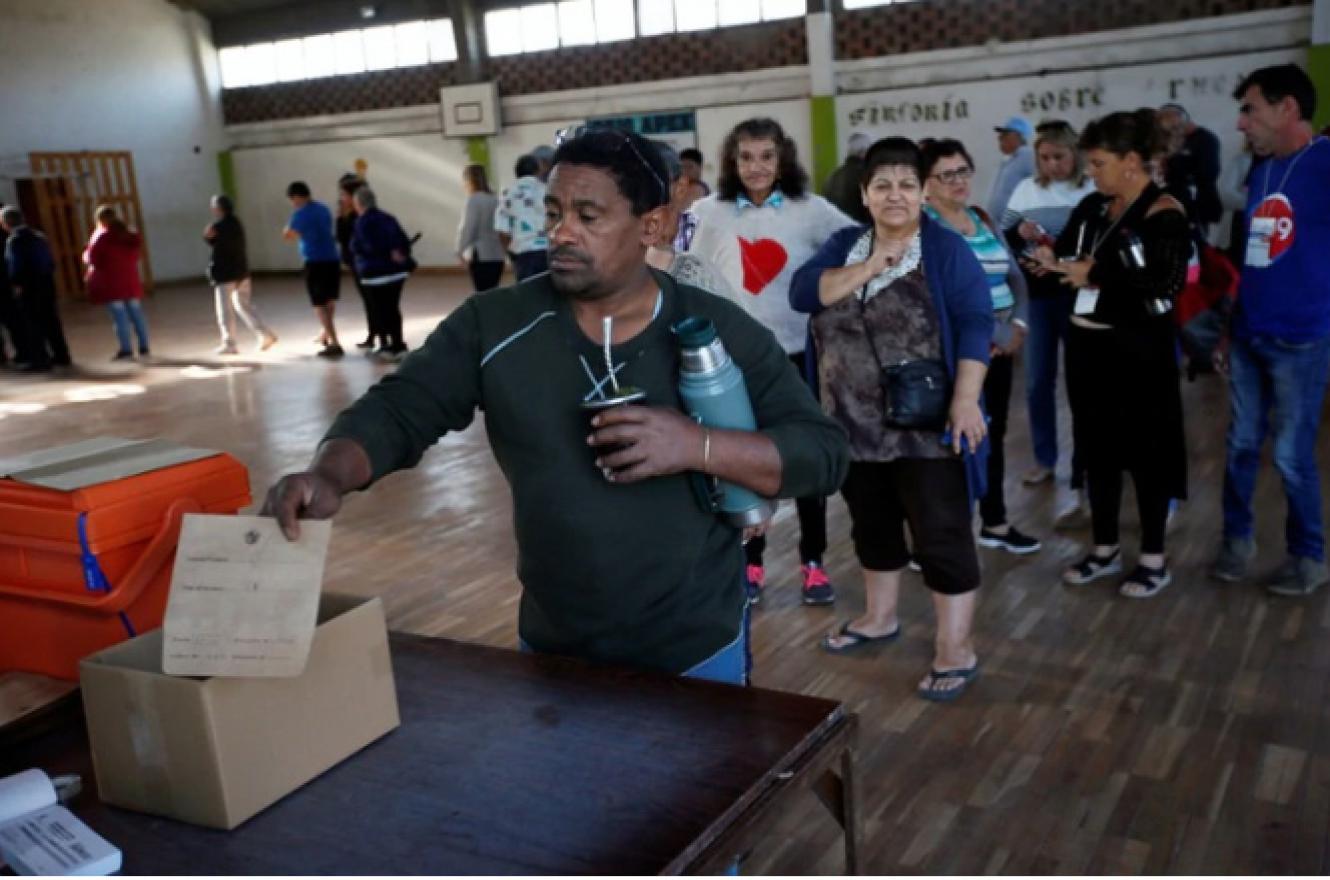 votación presidencial en Uruguay