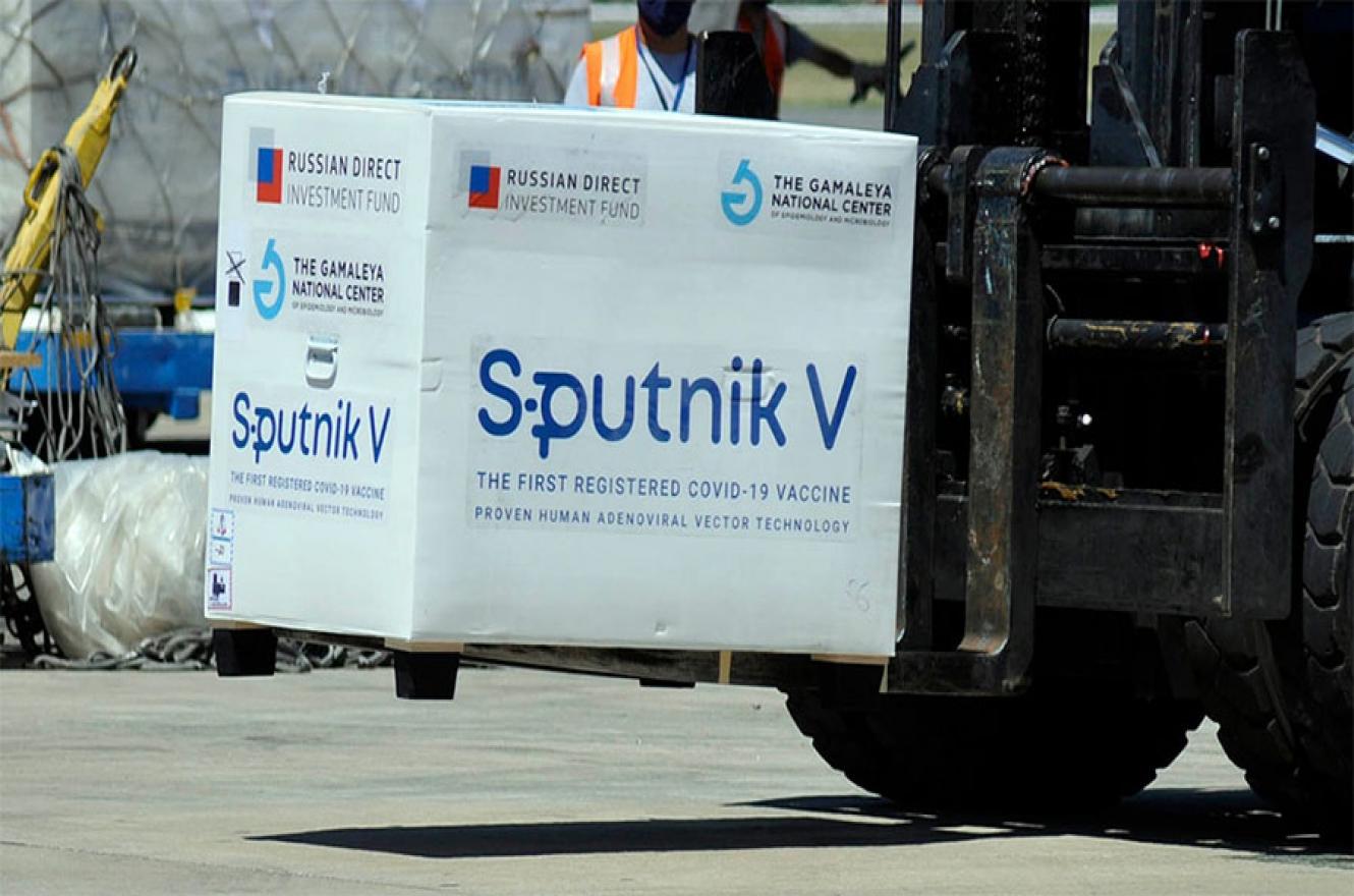 A la Argentina arribaron 300 mil dosis de Sputnik V.