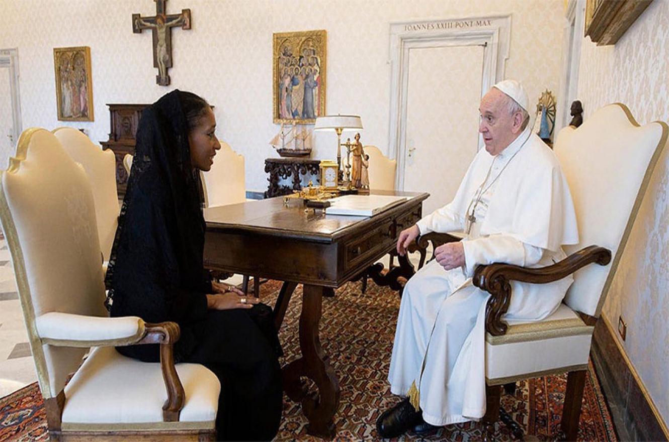 La embajadora argentina en el Vaticano presentó sus cartas credenciales al papa Francisco | Análisis
