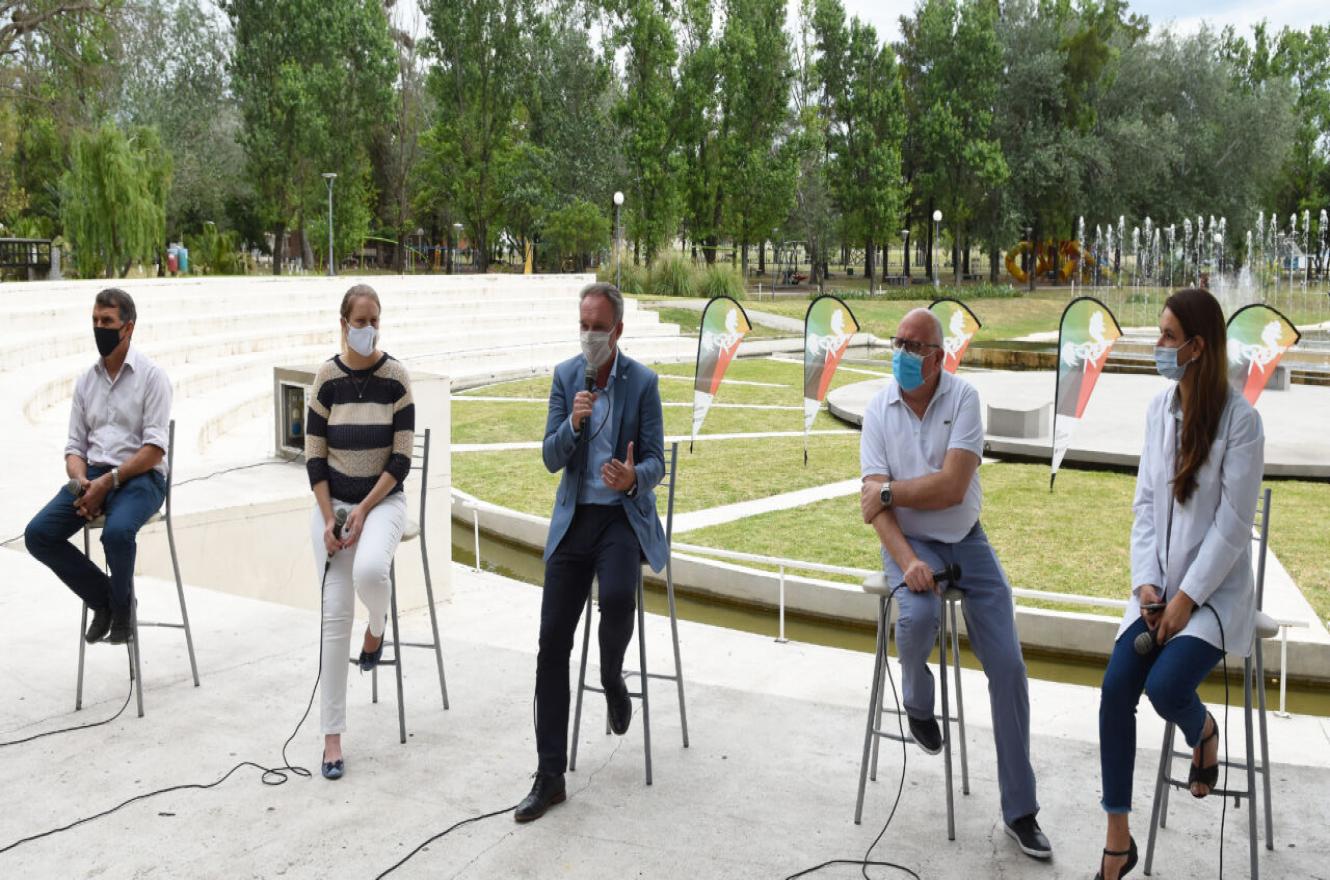 Darío Schneider presentó "Verano en la ciudad"