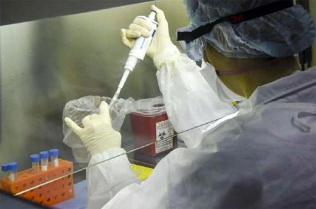 El Ministerio de Salud de la Nación informó este sábado que durante las últimas 24 horas se registraron 12 muertes y 704 nuevos casos positivos por coronavirus.
