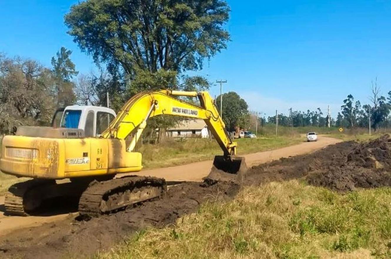 Vialidad trabaja en la red caminera del departamento Federación