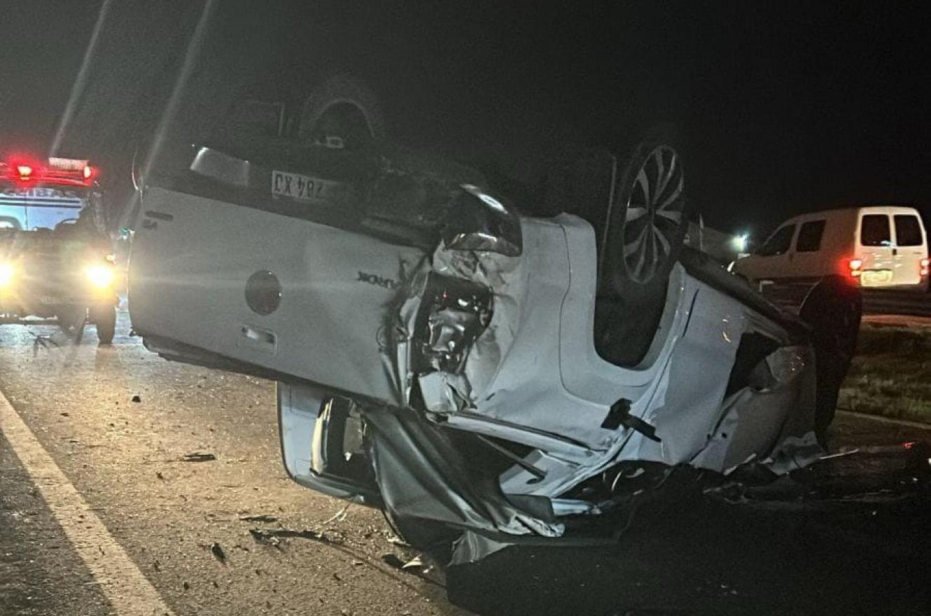 El siniestro vial se produjo en el kilómetro 157 de la RN 12. Un fallecido y cinco personas en grave estado.