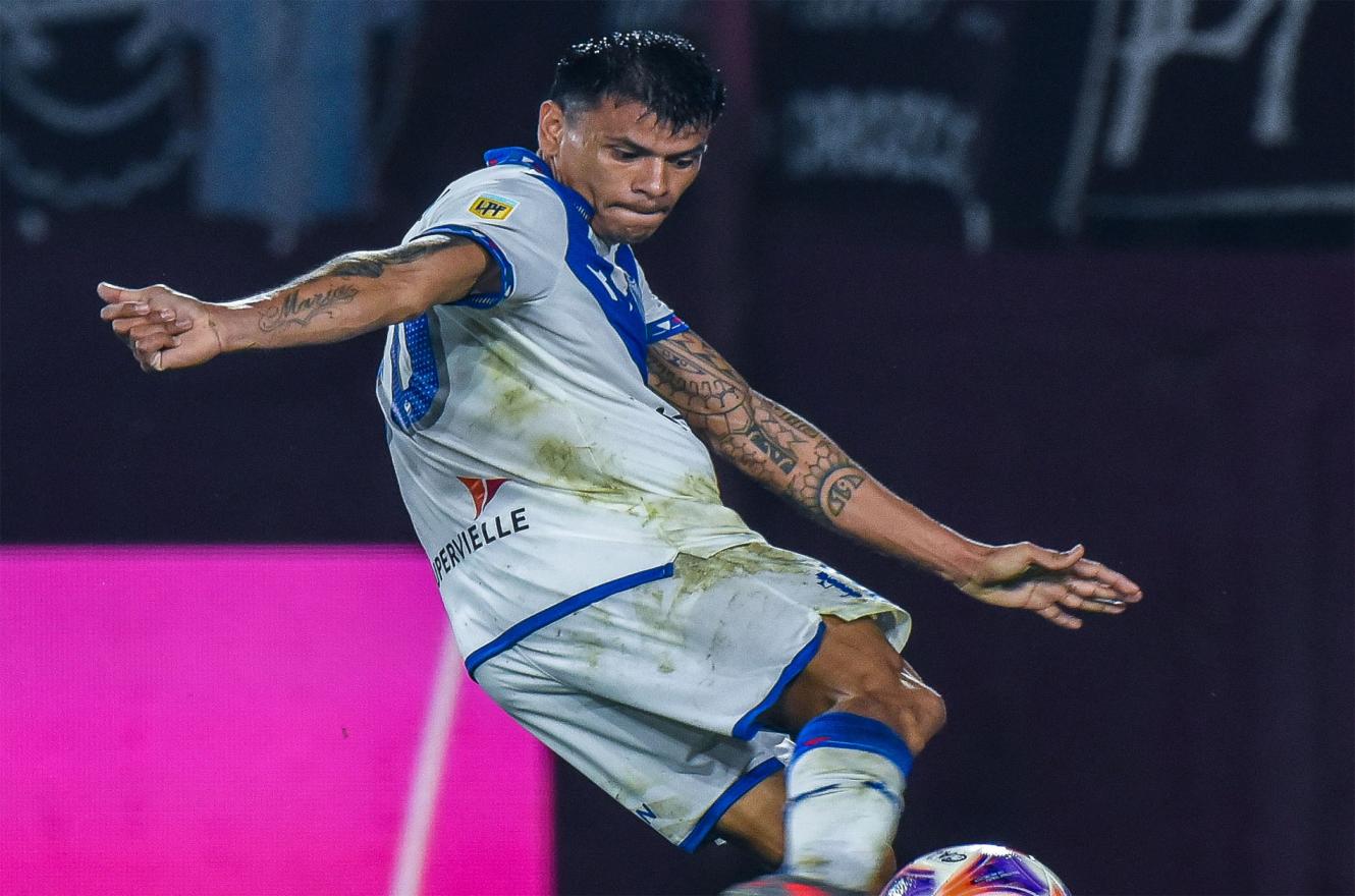 Fútbol: el entrerriano Walter Bou le dio a Vélez un triunfo clave frente a Lanús