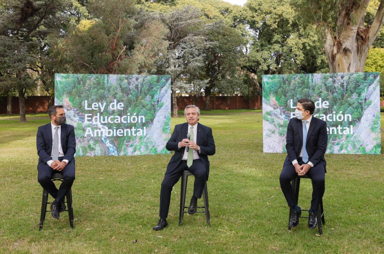 Alberto Fernández ley de Educación Ambiental