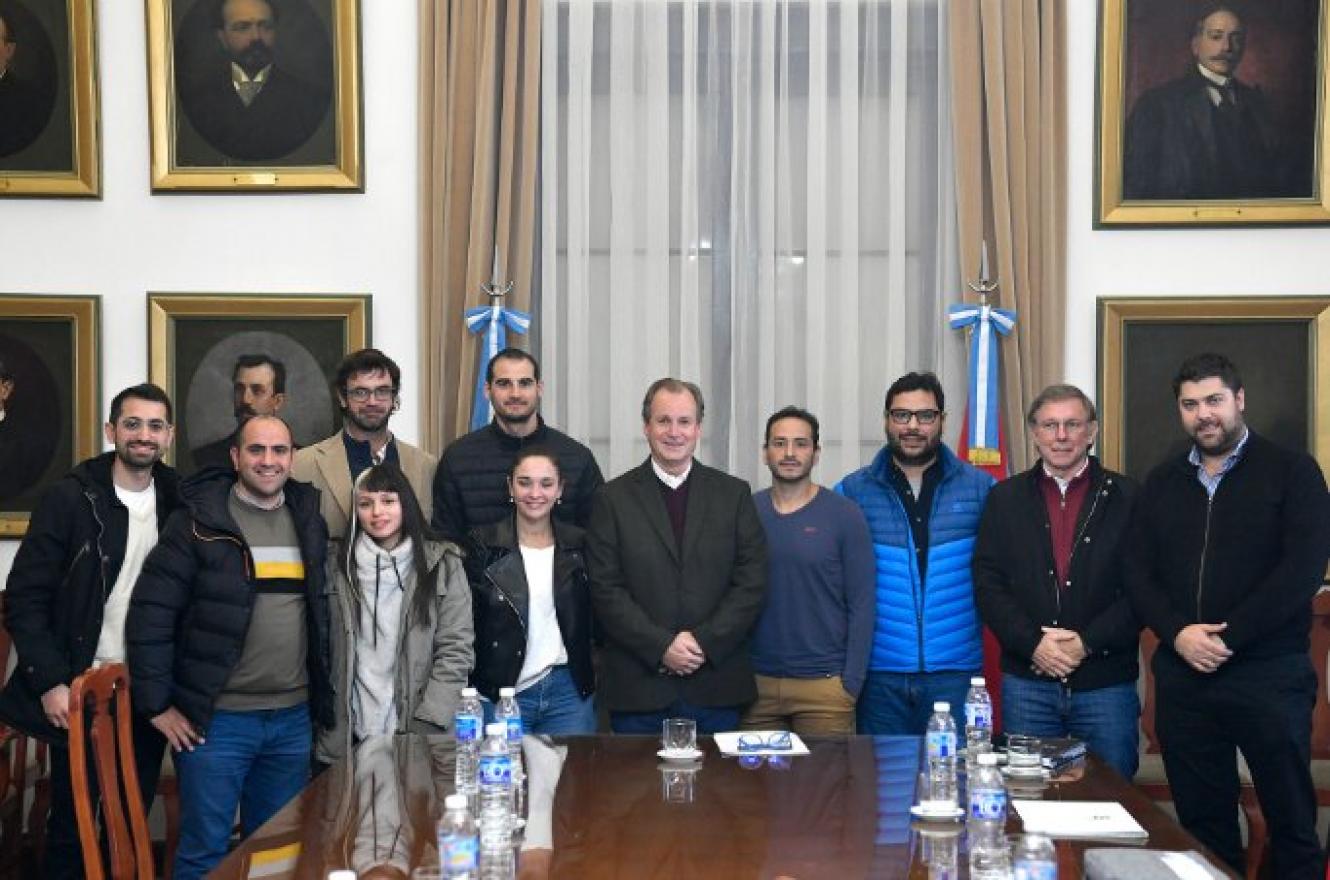 Bordet recibió emprendedores entrerrianos que proyectan exportar a Uruguay