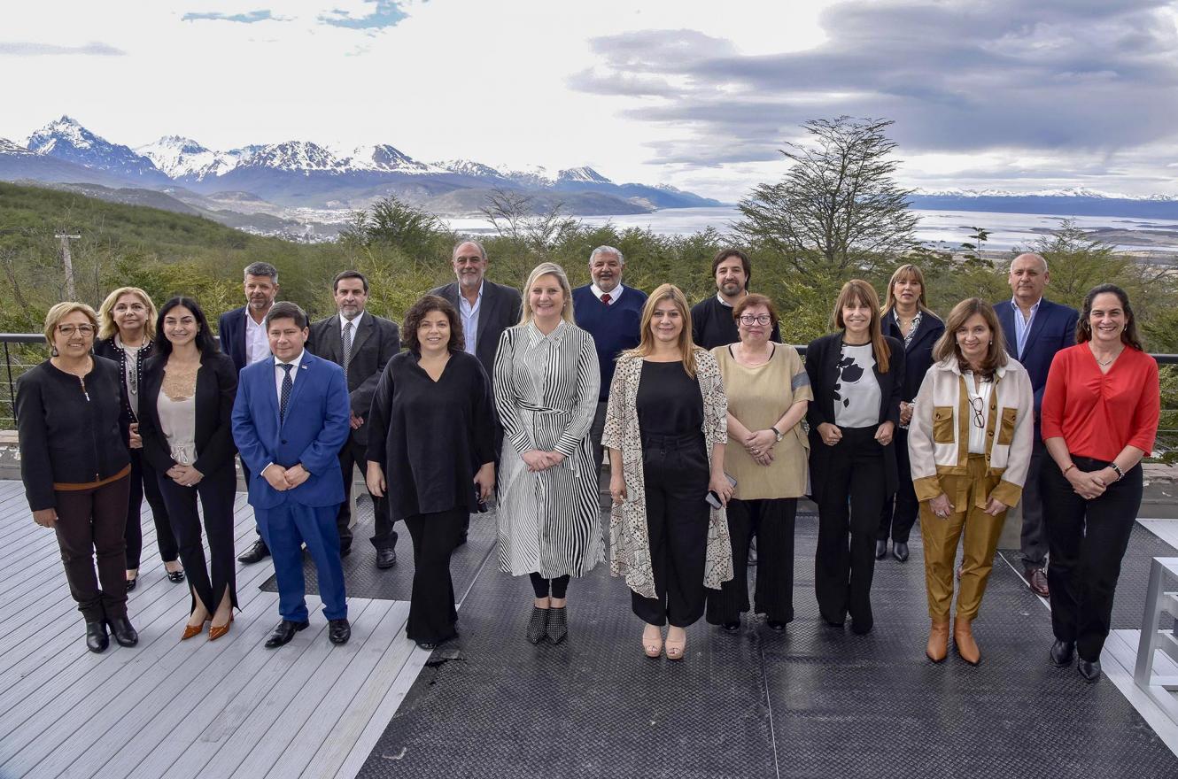 Velázquez participó de la reunión ordinaria del Cofesa en Tierra del Fuego