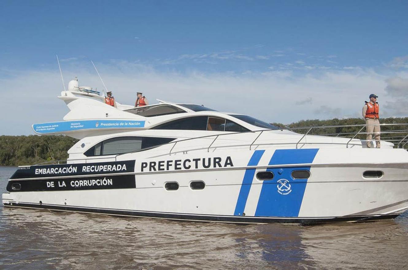 El lujoso yate de Jaime, hoy de domino de la Prefectura Naval Argentina.