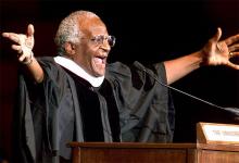 Imagen de archivo del arzobispo emérito de Ciudad del Cabo Desmond Tutu, activista sudafricano ganador de un Nobel de la Paz, arzobispo anglicano retirado de Ciudad del Cabo y que luchó por la justicia racial y los derechos LGTB.