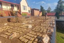 Prefectura dio un duro golpe al narcotráfico al secuestrar casi 2.300 kilos de marihuana.