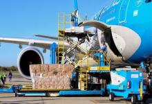 Partió el segundo de 10 vuelos de Aerolíneas para traer vacunas Sinopharm
